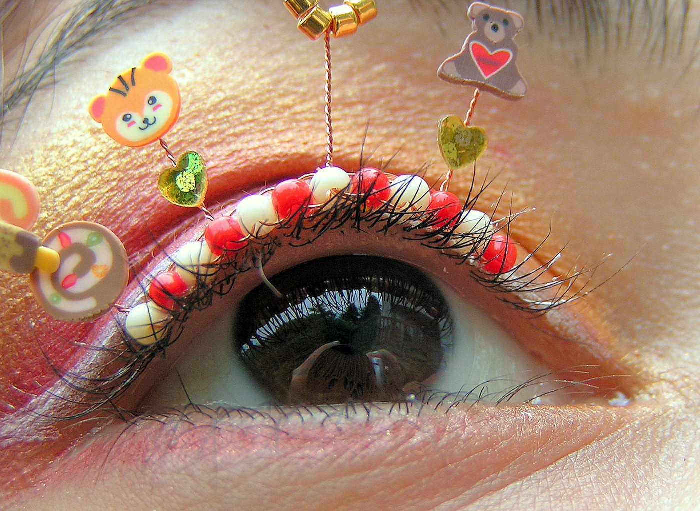 extreme-eyelashes-jewelry-art