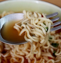 You Know You Want This…Innovative Spork For Eating Soupy Noodles You Know You Want This…Innovative Spork For Eating Soupy Noodles