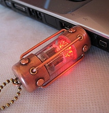 Pentode Steampunk 16GB USB Flash Drive Is Intriguingly Tasteful Pentode Steampunk 16GB USB Flash Drive Is Intriguingly Tasteful