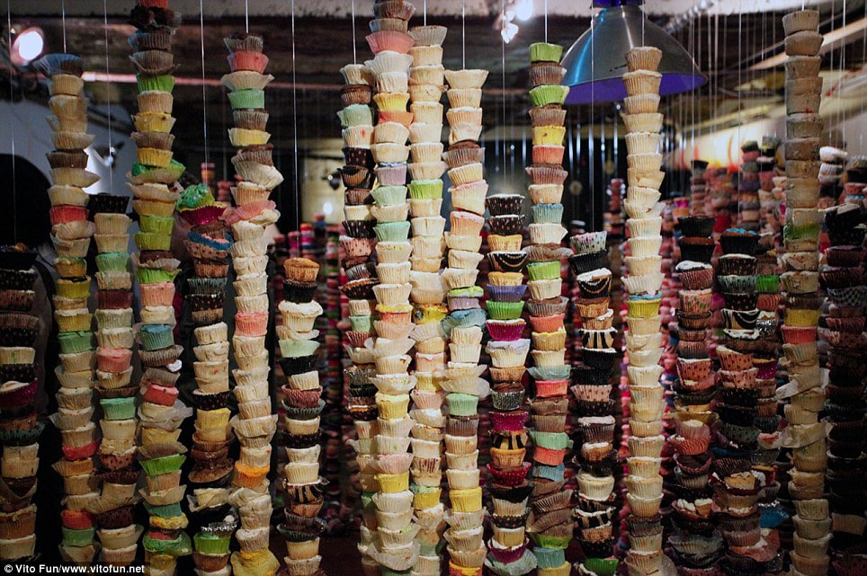 thousands-of-cupcake-tower