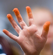How Smart Geeks Keep Their Hands Clean While Snacking & Typing/Gaming How Smart Geeks Keep Their Hands Clean While Snacking & Typing/Gaming