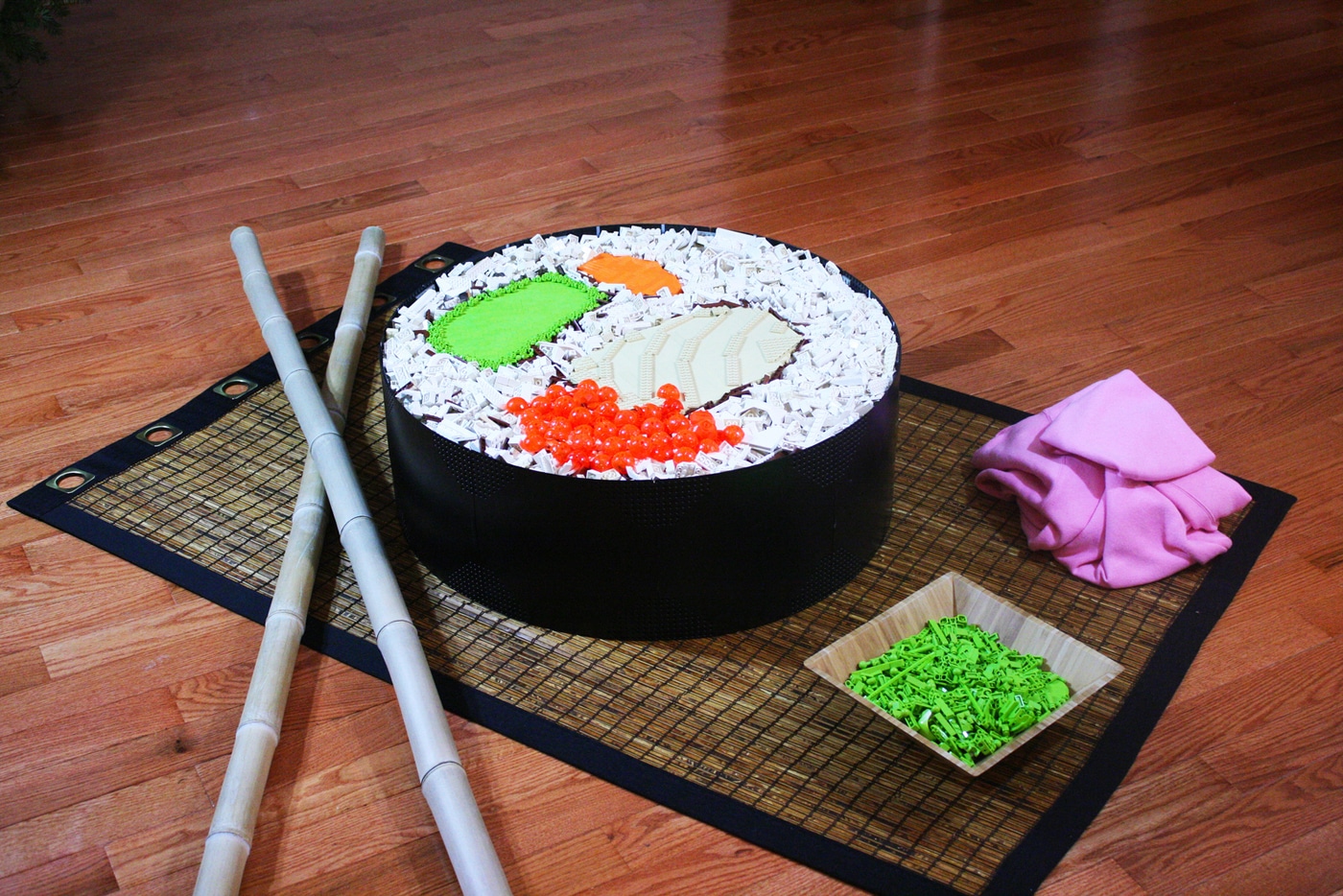 lego-sushi-roll-sculpture