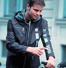 Is Wearable Tech The New Trend In 2013? [Infographic]