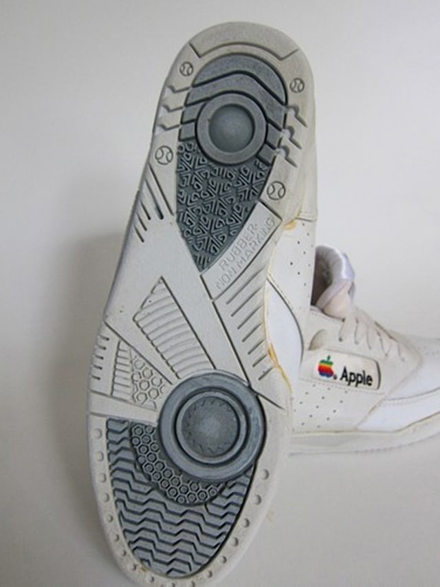 apple-shoes-from-90s
