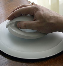 Wireless Levitating Mouse Helps People With Carpal Tunnel Syndrome