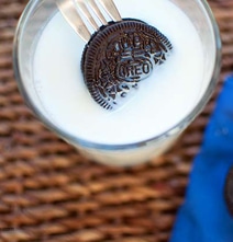 Oreo Dunking Lifehack: You’ll Never Dunk An Oreo The Same Way Again