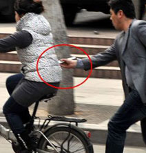 Pickpocketing With Chopsticks: The Trendy Way To Steal A Smartphone