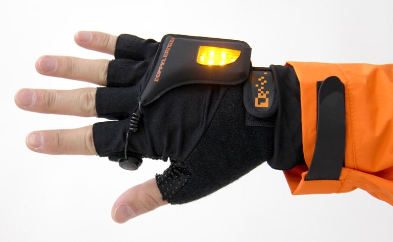 doppelganger-turn-signal-gloves