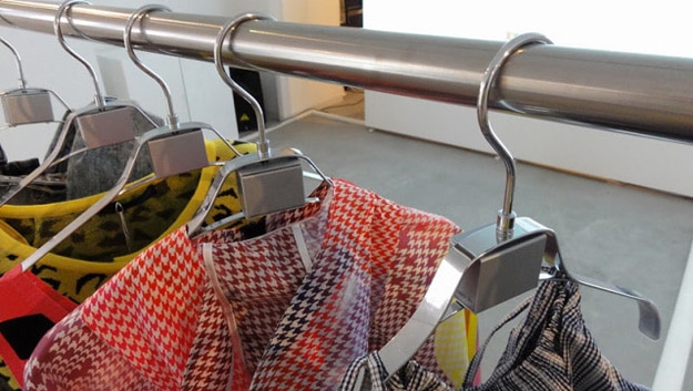 interactive-shopping-clothes-hangers