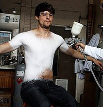 Sustainable Spray-On Clothing Technology Turns Into Fabric Instantly