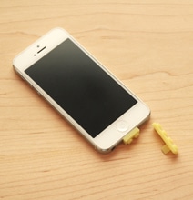 Get Creative With The iPhone 5 LEGO Brick Lightning Cap
