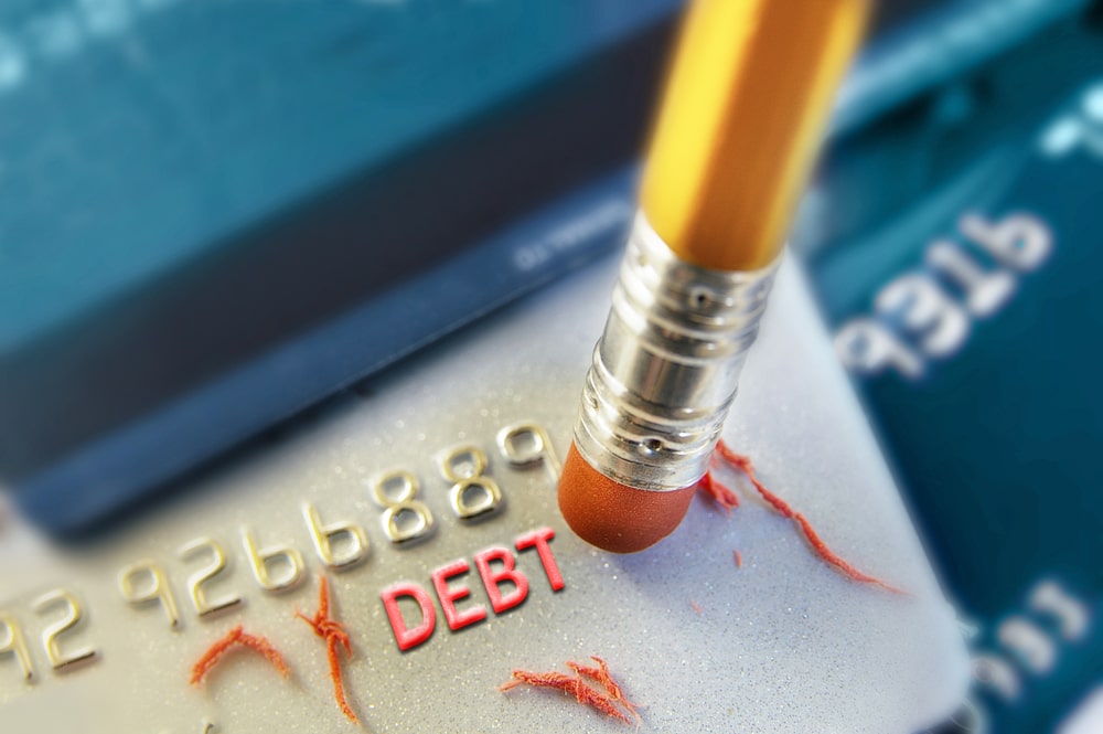 5 Tips Avoit Credit Card Debt Header