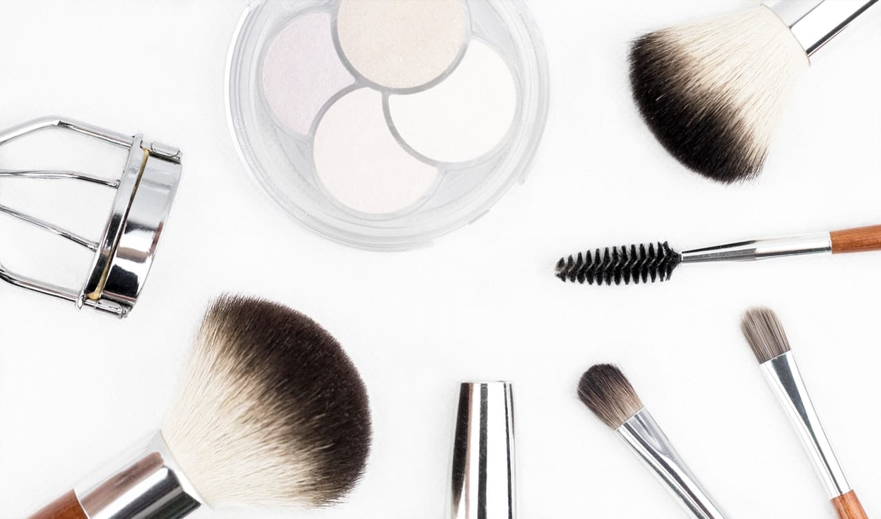 10 Tips Make-Up Remove Header Image
