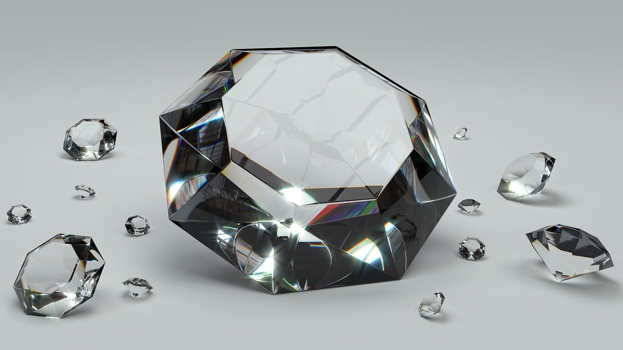7 Tips Buying Diamonds Online Header Image