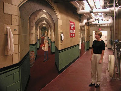 Graffiti Illusions Street-and-Wall-Art-Illusions