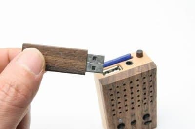 Motz Tiny Wooden Power Speaker