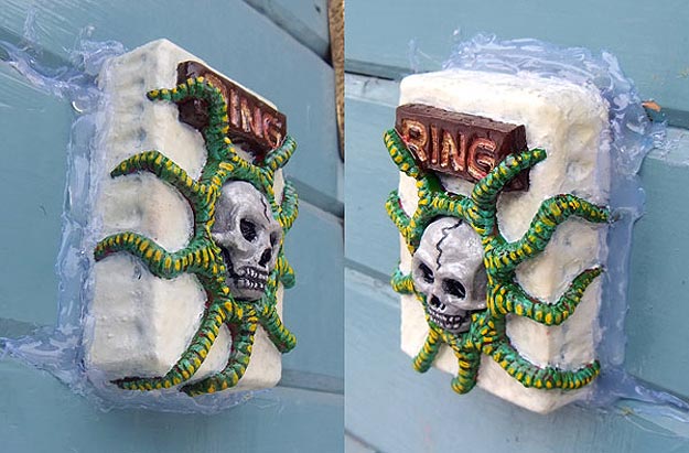DIY-Plastic-Skull-Doorbell 2 Shannon Larratt Plastic Skull Doorbell