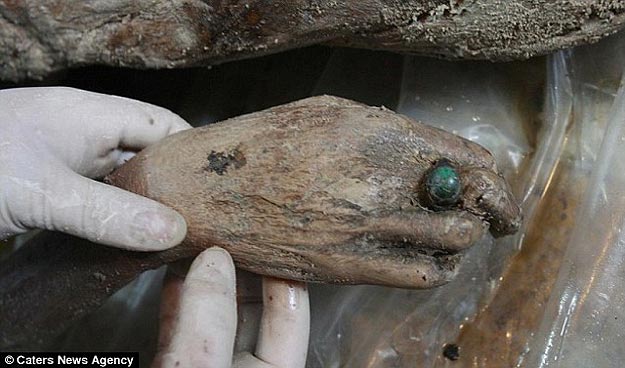 Mummy Found In China 700 Year Old Mummy Found