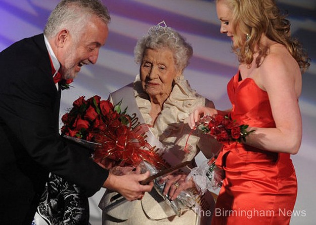 Nursing Home Beauty Pagent 2 Old Lady Alabama Contest
