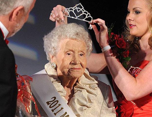 Nursing Home Beauty Pagent 3 Old Lady Alabama Contest