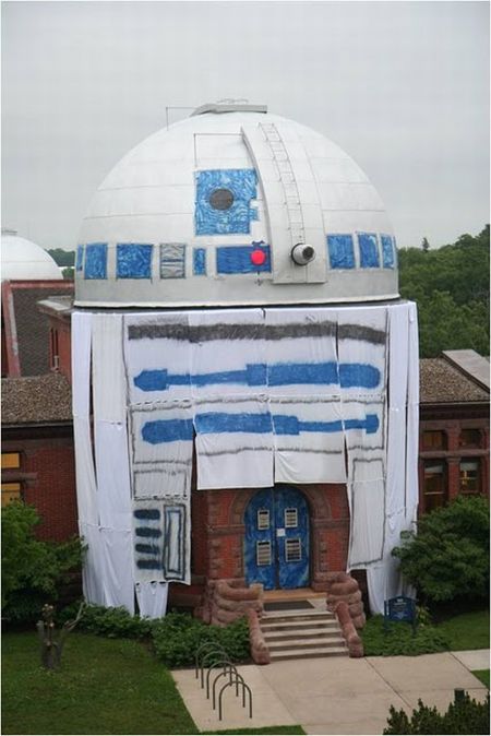 R2-D2 Observatory Dressup Student Prank R2-D2 Observatory Dressup Student Prank