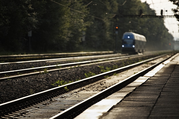 Window Closes For Train 2 Geek Solution For Train Noise