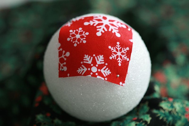 Make Pinecone Christmas Ornaments