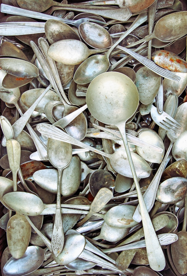 Open A Can With Spoon No Can Opener Needed