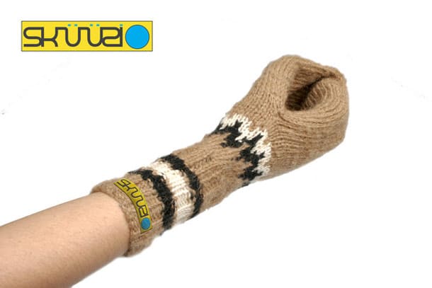 The Skuuzi Beer Party Glove