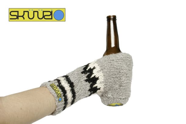 The Skuuzi Beer Party Glove