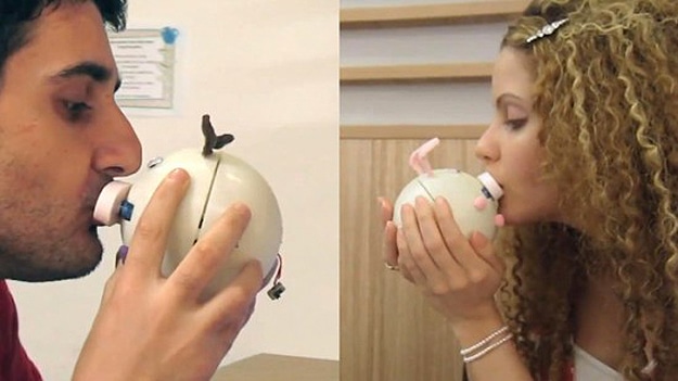 Give Send A Kiss Onlline 