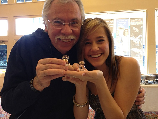 Twitter Connects Music Singers