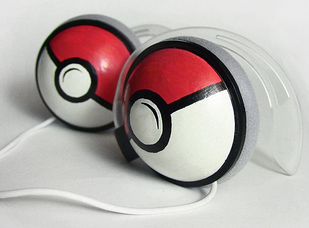 Pokeball-Headphones-Etsy-Design Geek Pokemon Homemade Headphones