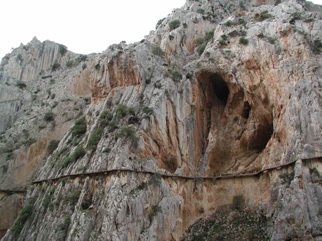 most-dangerous-hiking-trail