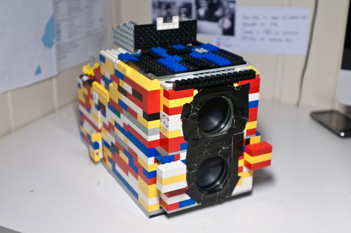 twin-lens-lego-camera