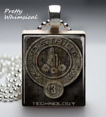 Hunger move necklace District