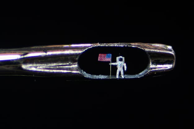 Willard-Wigan-Needle-Art