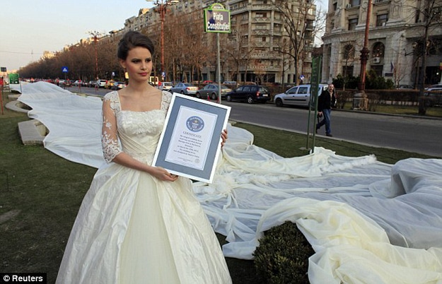 World-Record-Wedding-Dress