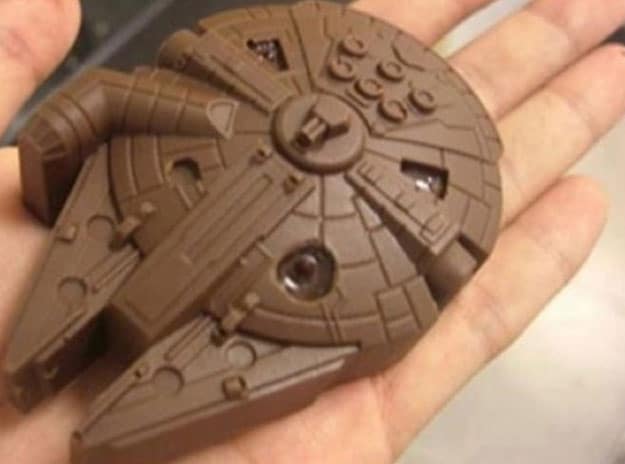 millenium-falcon-chocolate-bar