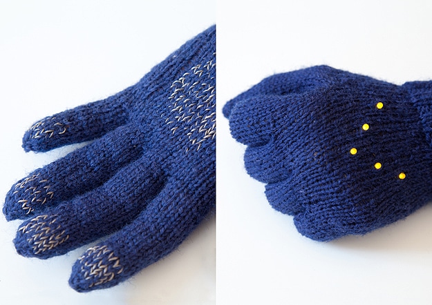 night-gloves-signal-turns