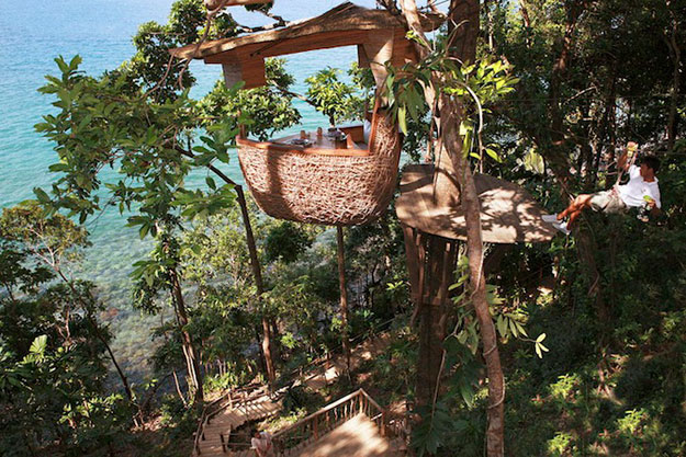 Birdhouse-Tree-Pod-Restaurant