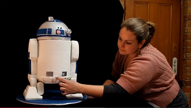 R2D2-Cake-Tutorial-Video