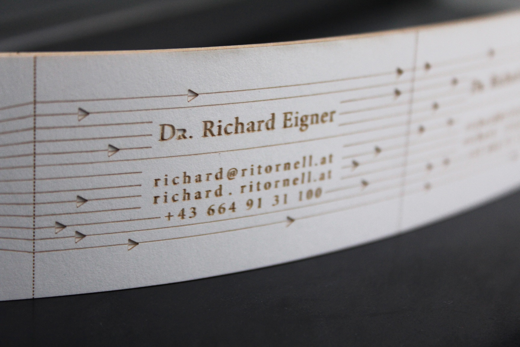 business-card-musicbox-strip business-card-musicbox-strip