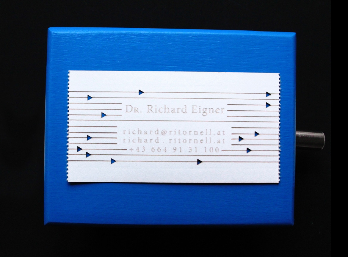 business-card-musicbox-strip business-card-musicbox-strip
