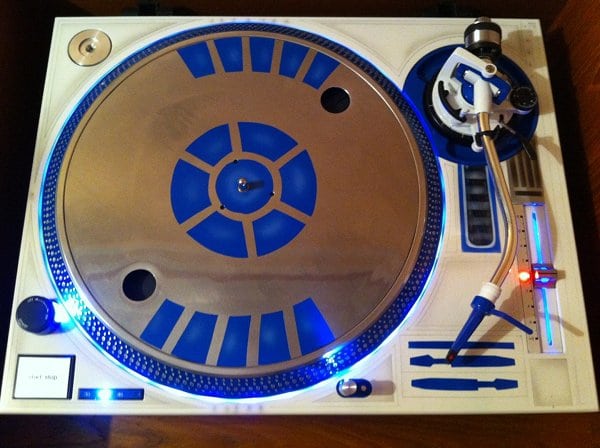 r2d2-custom-vinyl-turntable r2d2-custom-vinyl-turntable