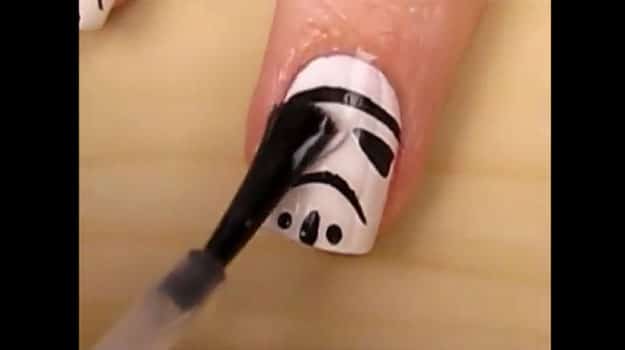 Stormtrooper-Nail-Art-Tutorial Stormtrooper-Nail-Art-Tutorial