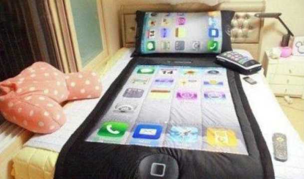 iphone-themed-bed-set iphone-themed-bed-set