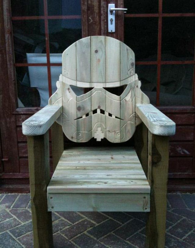 stormtrooper-wooden-lawn-chair