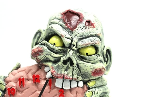 brain-eating-zombie-clock brain-eating-zombie-clock