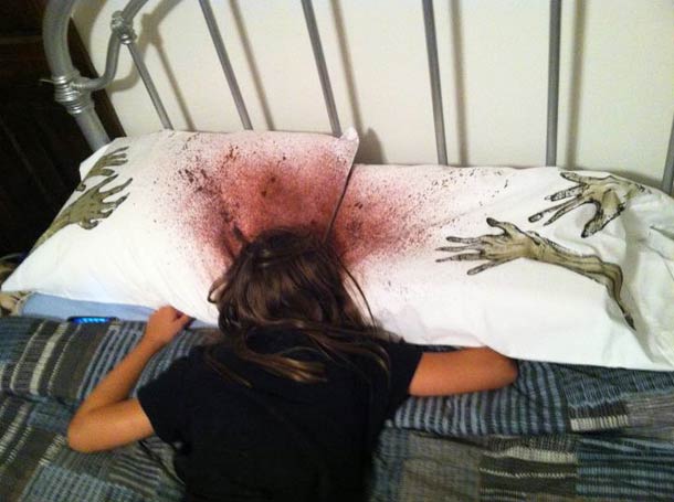 zombie-sheets-bed-set